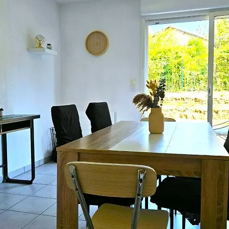 L'escale 2 Bedroom House With Terrace Dax