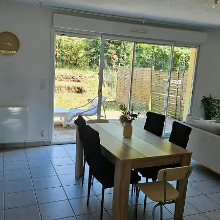 L'escale 2 Bedroom House With Terrace Vakantiehuis *